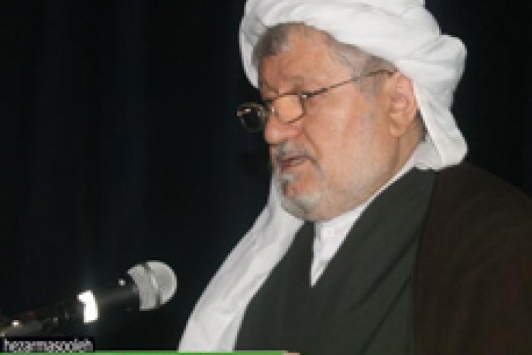 امام جمعه پاوه: تندروی تجاوز در حق است 