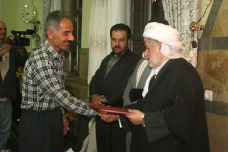 کارگران نمونه شهرداری پاوه تجلیل شدند