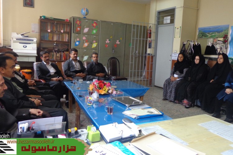 دیدار مسئولین نوسود با دبیران مدارس سطح شهر به مناسبت هفته معلم