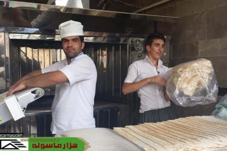وقتی نانوایی آزاد پز در پاوه هماهنگ با دیگر نانوایی ها می شود