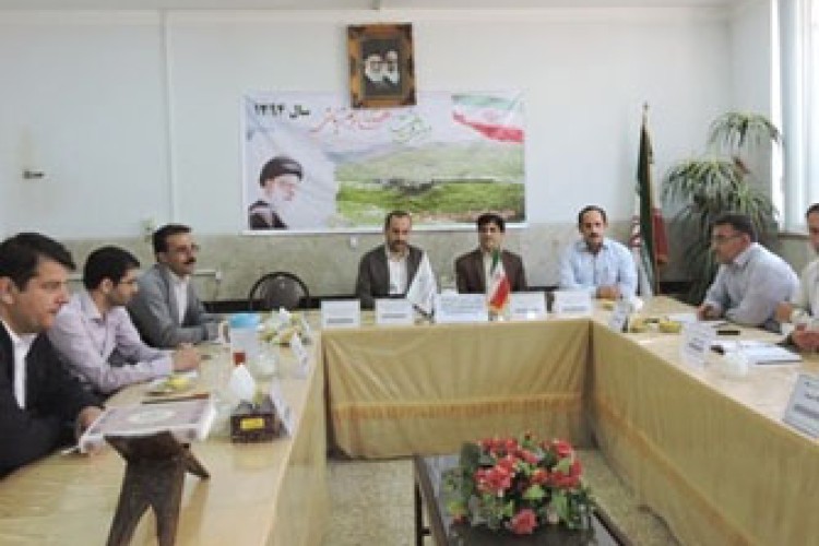 جلسه قطبی دانش افزایی کارشناسان امور حقوقی شهرستان ها ومناطق پاوه واورامانات 
