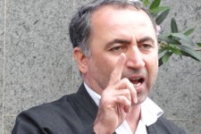 دکتر منوچهری: زمینها و سالنهای ورزشی می بایست از انحصار بخش خصوصی خارج و با کمترین هزینه در اختیار جوانان قرار گیرد