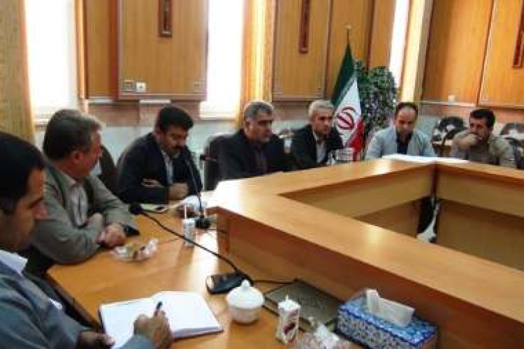 فرماندار پاوه: قهوه خانه و سفره خانه هایی که قلیان عرضه کنند پلمپ می شوند