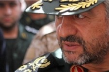 هرگز اجازه ایجاد روزنه جدید برای دشمن را نمی‌دهیم/ مسئولان برای جلب رضایت شیطان بزرگ ارزش‌ها را زیر سوال نبرند