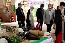 نگاهی به یادمان شهداي دوران هشت سال دفاع مقدس در پاوه