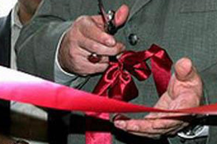 افتتاح 10 طرح خدماتی و تولیدی به مناسبت هفته دفاع مقدس در پاوه