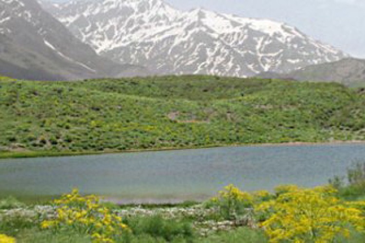 برگزاری نشست هم اندیشی دوستداران گردشگری و محیط زیست در باینگان