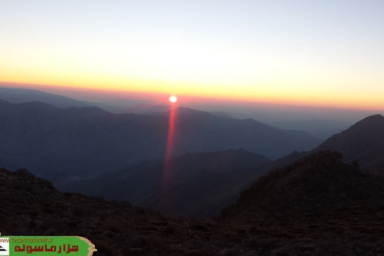 زیبایی های غروب خورشید بر بام پاوه