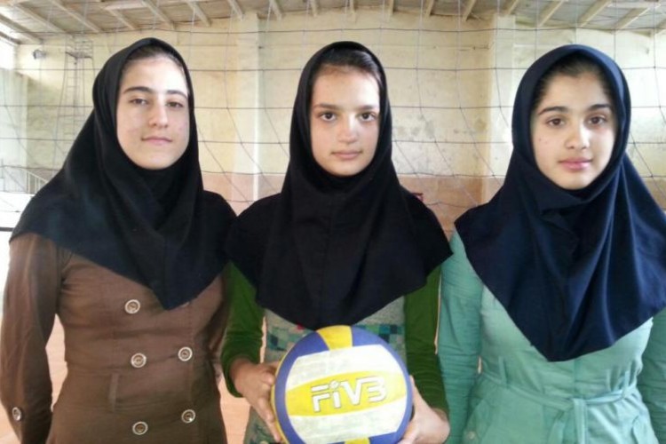 دعوت از سه واليباليست بانو شهرستان پاوه به اردوي تيم ملي