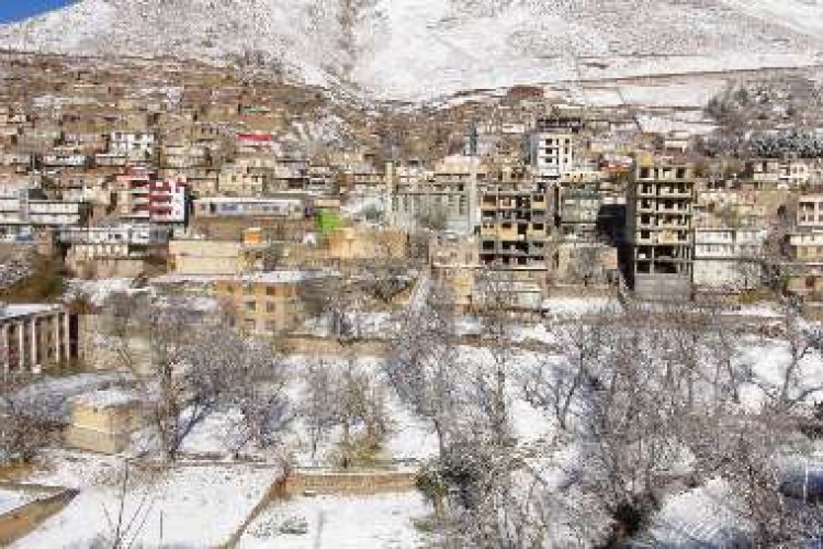 راههای ارتباطی روستاهای شهرستان پاوه باز است/بارش 40 سانتیمتری برف در سه راهی شهداء