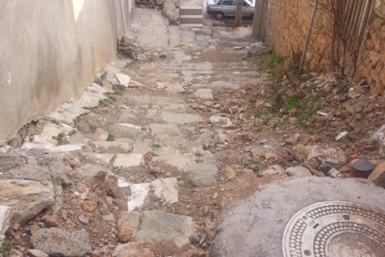 وجود محرومیت همچنان بر چهره برخی از محلات پاوه/وقتی که تبعیض در مرمت بعضی از کوچه ها نسبت به کوچه همجوار،آشکار می شود+تصاویر