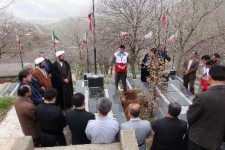 کاشت نهال در مزار شهیدان پاوه