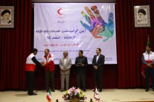 از داوطلبان جمعیت هلال احمر پاوه در کرمانشاه تجلیل به عمل آمد/معرفی داوطلب هلال احمر پاوه ، به عنوان نمونه استانی