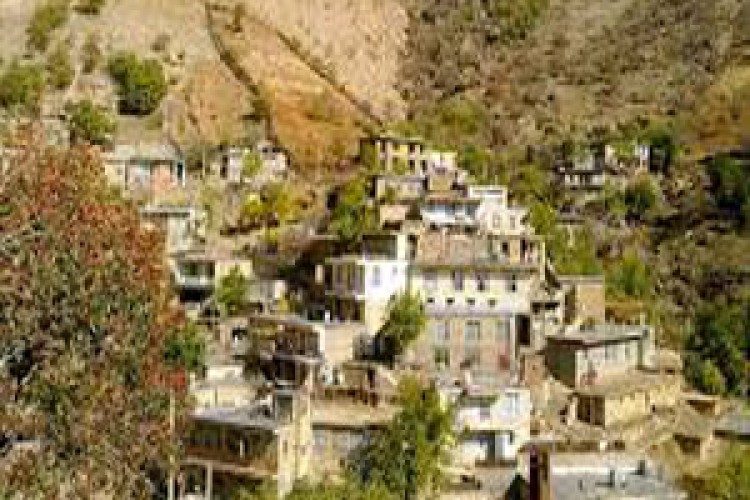 گشت وگذار در روستای ساتیاری پاوه 