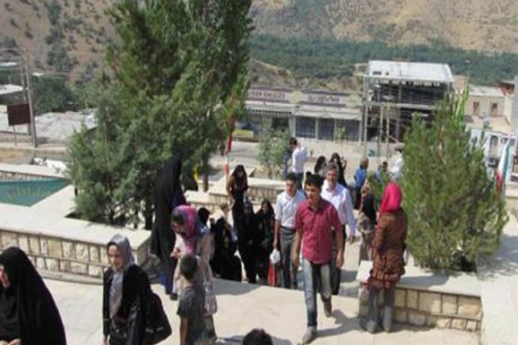 بازدید بیش از دو هزار نفری مسافران نوروزی از یادمان شهدای پاوه
