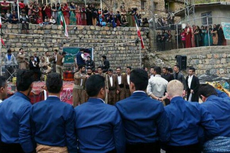 زردویی با پذیرایی از 12 هزار گردشگر پربازدید‌ترین روستای کرمانشاه در نوروز 95 بود