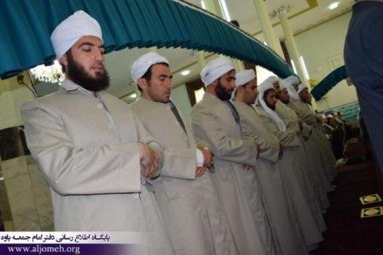 مراسم باشکوه عمامه گذاری ۱۲نفر از طلاب علوم دینی اهل سنت در پاوه