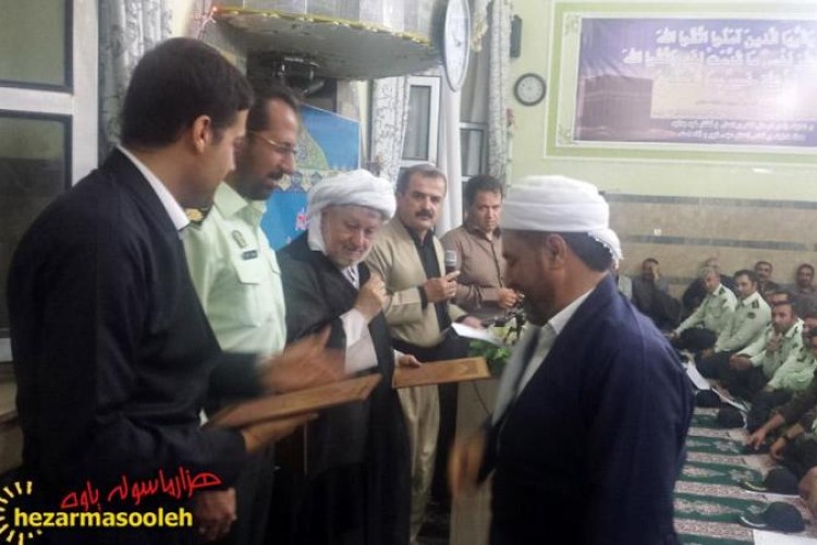 محفل انس با قرآن و تقدیر از خادمان قرآن در مسجد قبای پاوه برگزار شد