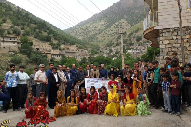 بازی بومی محلی به همراه پاکسازی طبیعت در روستای ساتیاری برگزار شد