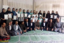 از مربیان و ورزشکاران برتر تیم های والیبال و تنیس روی میز دانش آموزی پاوه تجلیل به عمل آمد+تصاویر