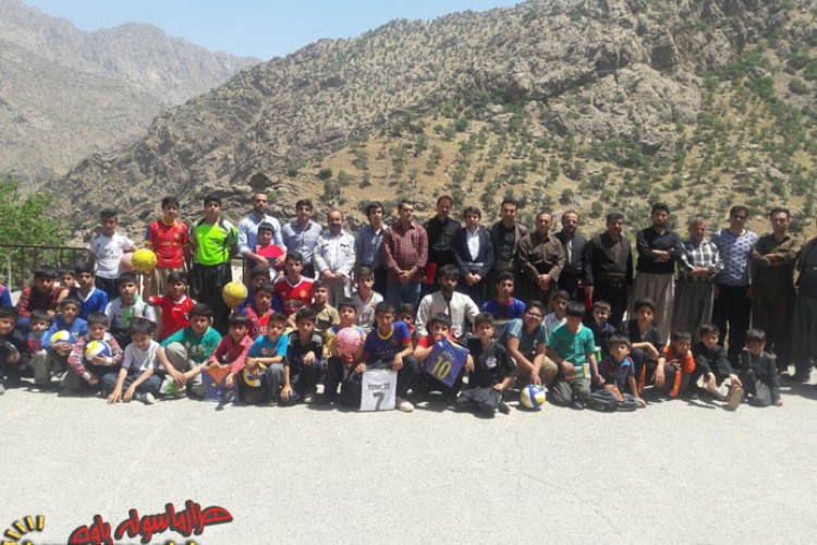 برگزاری مسابقات ورزشی دانش آموزان در روستای داریان پاوه+تصاویر