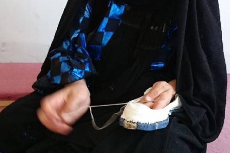 تجلی اقتصاد مقاومتی در هنر دست بانوان پاوه ای