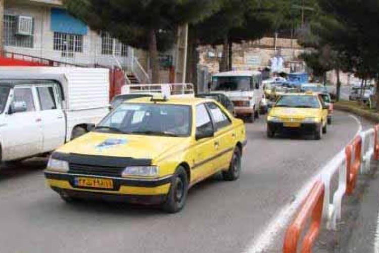 نرخ سلیقه‌ای کرایه تاکسی‌ها از سوی رانندگان در مسیرهای فرعی پاوه/عدم نظارت بر عملکرد تاکسی ها