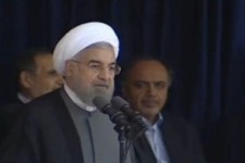 درباره منطقه آزاد قصرشیرین مطالعه و اقدام می کنیم/ راه آهن تا پایان دولت به کرمانشاه می رسد/ حقوق های نامتعارف مانع فراموش کردن دزدی های گذشته نیست/ شعار علیه عملکرد دولت در استادیوم و واکنش روحانی