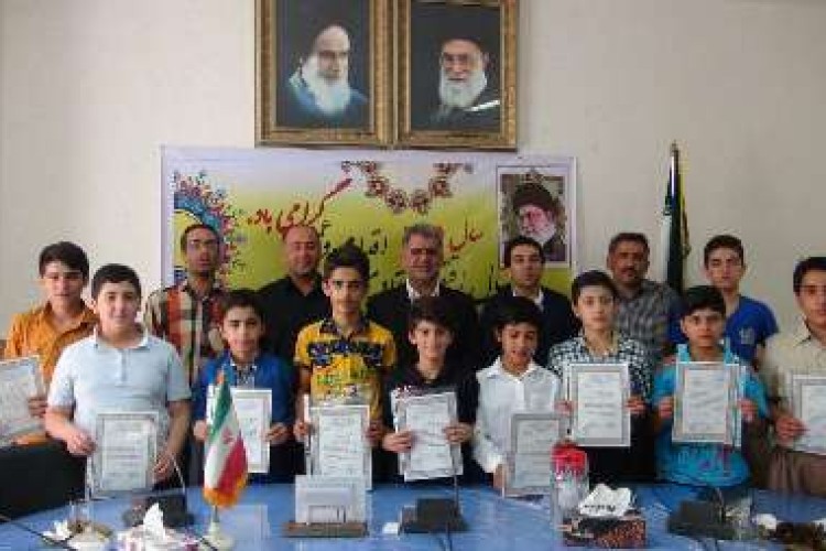 اعضای تیم فوتسال نونهال شهرستان پاوه تجلیل شدند