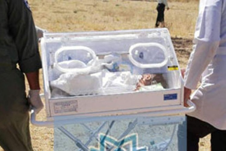 انتقال نوزاد یک روزه با اورژانس هوایی به کرمانشاه 