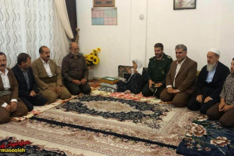 تجلیل از خانواده شهدا با حضور سردار ولی الله همت