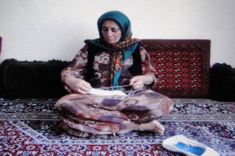 تجلی اقتصاد مقاومتی در هنر دست بانوان پاوه ای