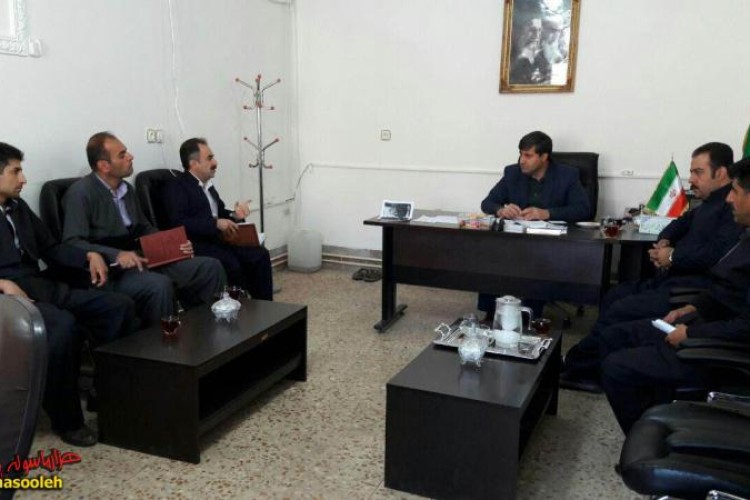 قدردانی وتجلیل اعضای انجمن ورزشی پشتیوان از شهردار واعضای شورای شهر پاوه