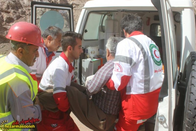 مانور نجات غریق با مشارکت هلال احمر پاوه و HSE   سد داریان برگزار شد+تصاویر