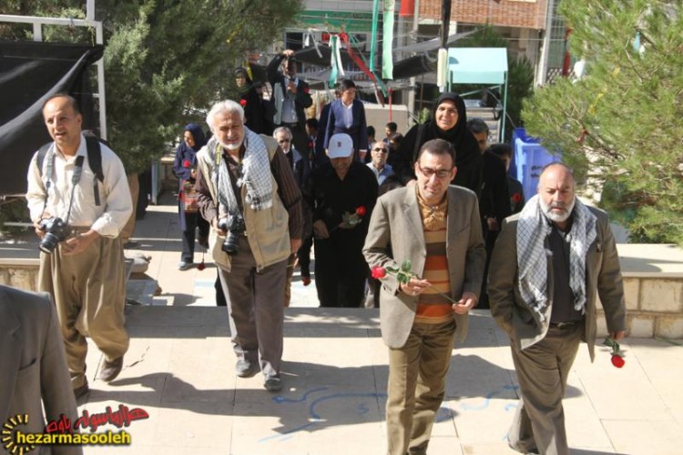 بازدید هنرمندان شاخص رشته های تئاتر و تلویزیون کشور از یادمان شهدای پاوه+تصاویر