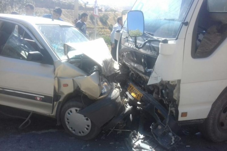 زخمی شدن دو نفر در اثر سانحه رانندگی در پاوه
