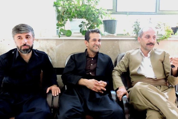 دیدار صمیمانه مدیر سابق آموزش و پرورش پاوه با مدیر جدید این اداره