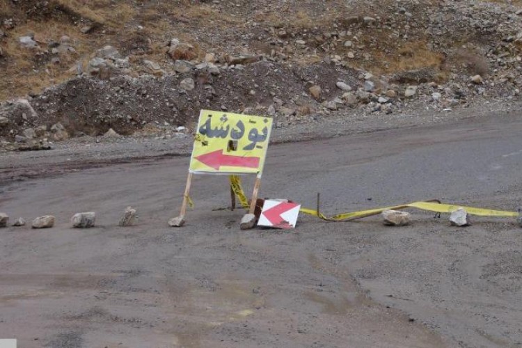مسدود شدن راه ارتباطی پاوه به نودشه 