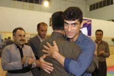 تجلیل از دو ورزشکار شهرستان، توسط اعضای انجمن حمایت از ورزش پاوه 