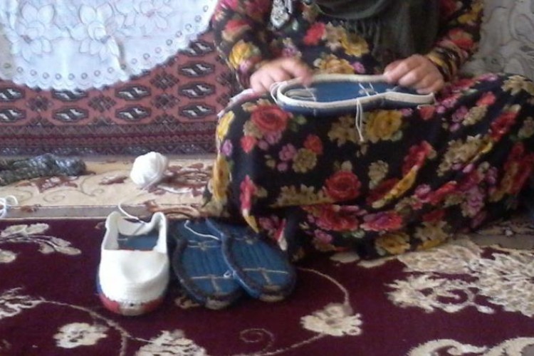 تجلی اقتصاد مقاومتی با تولید گیوه در پاوه