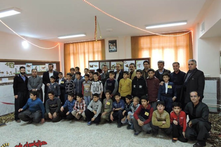 افتتاح نمایشگاه نسیم پاییزی در دبستان شهید مطهری پاوه