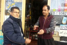 توزیع چای رایگان به مناسبت ماه میلاد نبی مکرم اسلام(ص) در پاوه