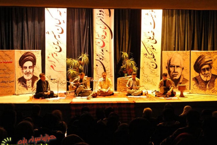 برگزاری برنامه شبی با شعر و موسیقی در پاوه