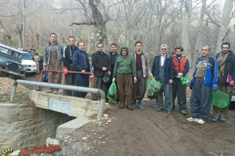 پاکسازی دره دوریسان از مظهر چشمه چاوگ تا ابتدای این روستا از زباله ها