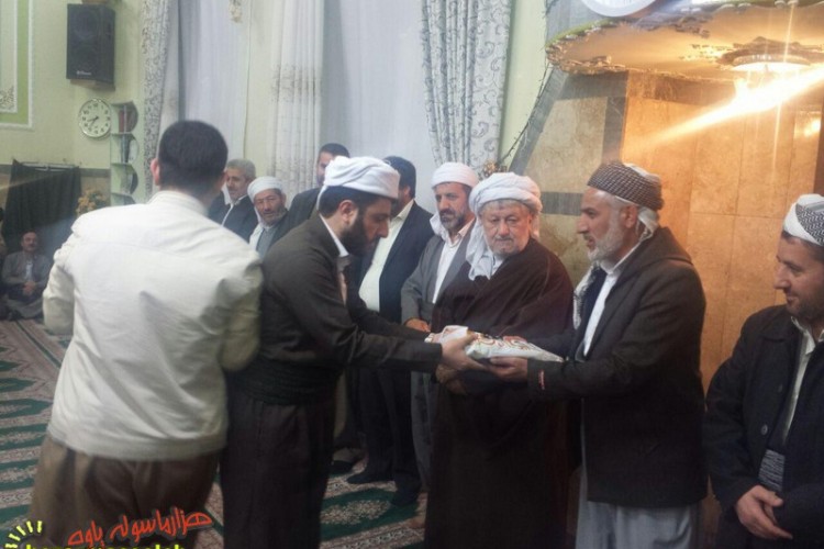 تجلیل از دارندگان رتبه های برتر روحانیون و طلاب اهل سنت پاوه در رشته قرائت و ترتیل در سطح استان