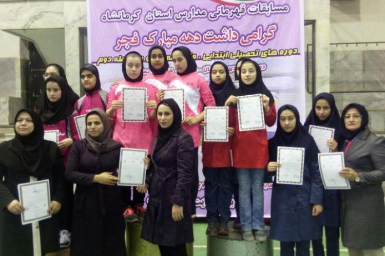 درخشش تیم پینگ پنگ راهنمایی دختران پاوه وکسب مدال طلای قهرمانی آموزشگاه های استان