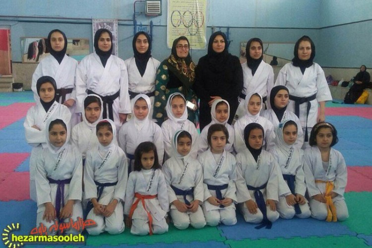 تمرین ورزشکاران رشته کاراته بانوان پاوه با حضور مربی تیم ملی کشور در این شهرستان
