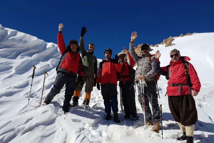 گزارش تصویری از صعودی زمستانی به "سه مله" در کوه هاي شاهو شهرستان پاوه