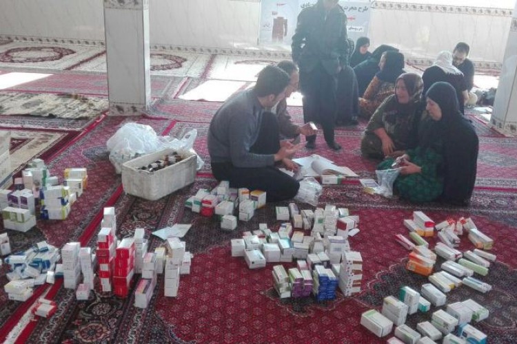 ویزیت و داروی رایگان گروه جهادی شهید بهرام ولدبیگی ، به روستای چلانه هم رسید