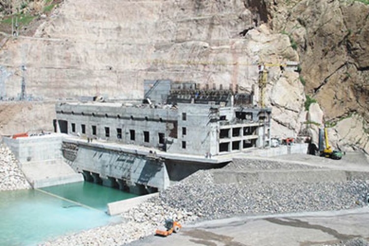 نفوذ آب به تجهیزات نیروگاه سد داریان پاوه